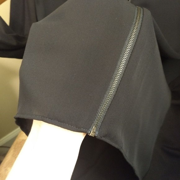 NWT Malia Blouse Blue/Black - Picture 2 of 8